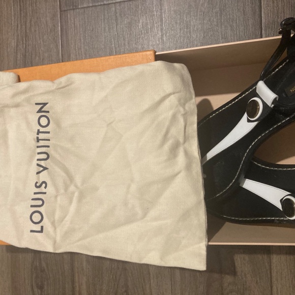 100% Authentic Louis Vuitton Sandals - Picture 3 of 5